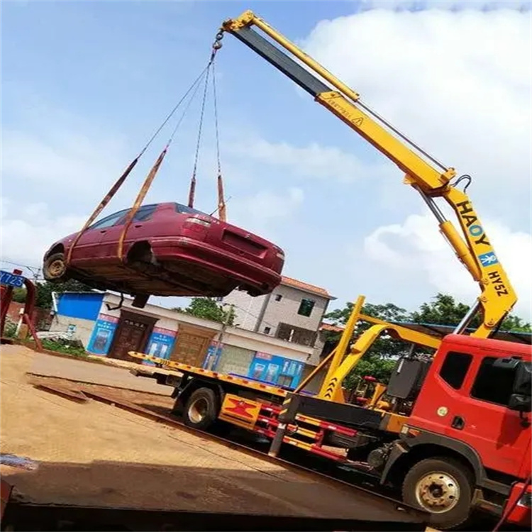 龙游县吊车吊汽车的正确方法